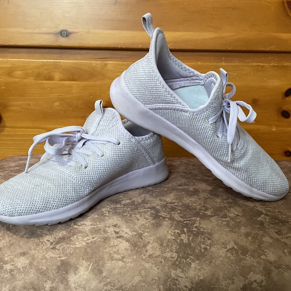 Adidas Lavender Running shoe Size 8 - Picture 2 of 5